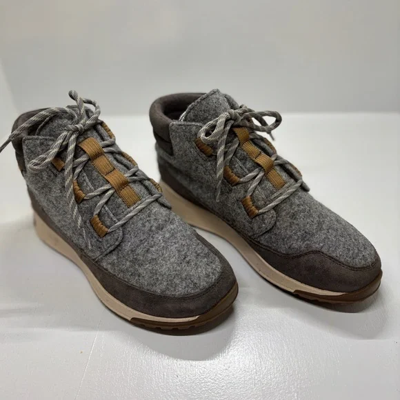 Chaco Borealis Ledge Women’s Waterproof Ankle Boots Wool Hiking Winter Size 8.5 - Picture 2 of 10